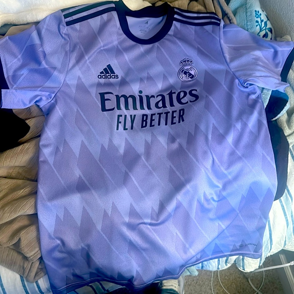 Real Madrid 2022-23 Purple Kit Great Condition Never has been worn only tried on